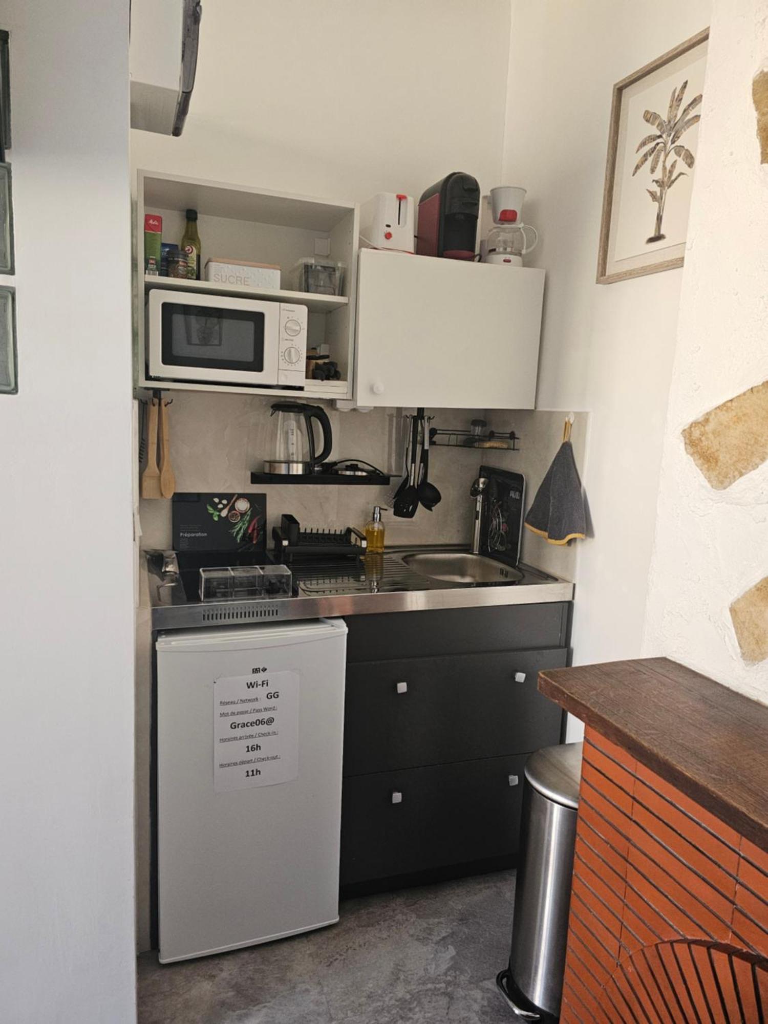 Studio 1 A La Trinite Proche De Nice, Monaco Et L'Italie מראה חיצוני תמונה